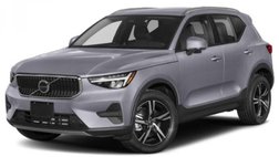 2023 Volvo XC40 B5 Plus Dark Theme