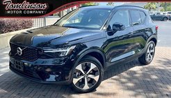 2023 Volvo XC40 B5 Plus Dark Theme