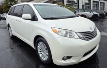 2015 Toyota Sienna XLE 7-Passenger Auto Access Seat