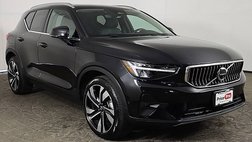 2025 Volvo XC40 B5 Plus Bright Theme