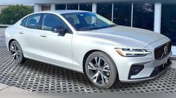 2024 Volvo S60 B5 Plus Dark Theme