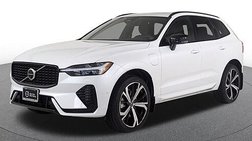 2023 Volvo XC60 Recharge T8 Ultimate Dark Theme