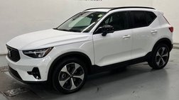 2023 Volvo XC40 B4 Ultimate Dark Theme