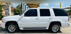 2000 Cadillac Escalade Base
