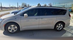 2017 Chrysler Pacifica Hybrid Premium