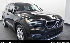 2022 Volvo XC40 T5 Momentum