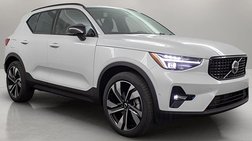 2025 Volvo XC40 B5 Plus Dark Theme