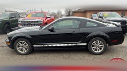 2005 Ford Mustang Deluxe