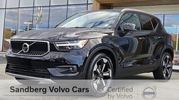 2022 Volvo XC40 T5 Momentum