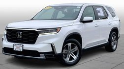 2023 Honda Pilot EX-L w/Rear Captain's Chairs