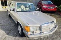 1990 Mercedes-Benz 300-Class 300 SE