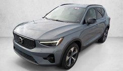 2023 Volvo XC40 B5 Ultimate Dark Theme