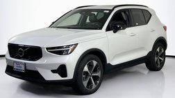 2023 Volvo XC40 B5 Plus Dark Theme