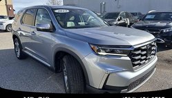 2023 Honda Pilot EX-L w/Rear Captain's Chairs