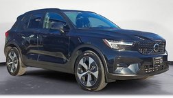 2025 Volvo XC40 B5 Plus Dark Theme