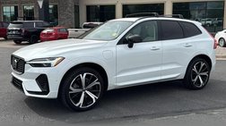 2023 Volvo XC60 Recharge T8 Ultimate Dark Theme