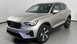 2024 Volvo XC40 B5 Plus Bright Theme