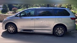 2020 Toyota Sienna XLE