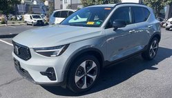2025 Volvo XC40 B5 Plus Dark Theme