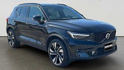 2024 Volvo XC40 B5 Ultimate Dark Theme