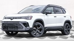 2025 Volkswagen Taos SE Black 4Motion