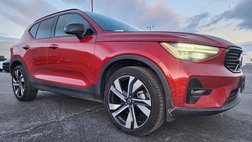 2023 Volvo XC40 B5 Ultimate Dark Theme