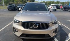 2024 Volvo XC40 B5 Plus Bright Theme