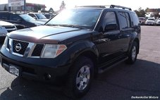 2007 Nissan Pathfinder SE Off-Road