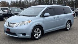 2015 Toyota Sienna LE 7-Passenger Auto Access Seat