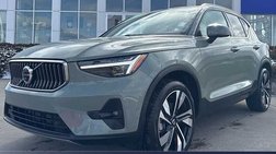 2025 Volvo XC40 B5 Ultra Bright Theme