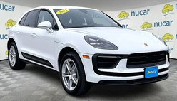 2023 Porsche Macan T
