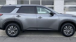 2024 Nissan Pathfinder S