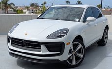 2025 Porsche Macan T