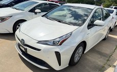 2020 Toyota Prius LE