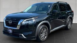 2022 Nissan Pathfinder SV