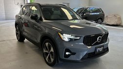 2023 Volvo XC40 B5 Plus Dark Theme