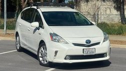 2014 Toyota Prius v FWD