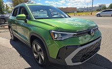 2025 Volkswagen Taos SE 4Motion