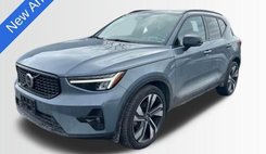 2023 Volvo XC40 B5 Plus Dark Theme