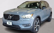 2022 Volvo XC40 T5 R-Design