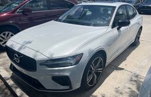 2022 Volvo S60 Recharge T8 R-Design Expression