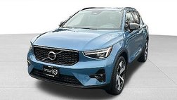 2025 Volvo XC40 B5 Plus Dark Theme