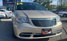 2014 Chrysler Town and Country Touring-L