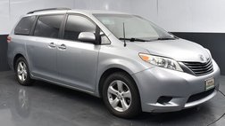 2014 Toyota Sienna LE 7-Passenger Auto Access Seat