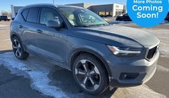 2021 Volvo XC40 T5 Momentum