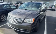 2015 Chrysler Town and Country Touring