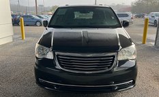 2016 Chrysler Town and Country Touring