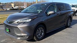 2023 Toyota Sienna LE 8-Passenger