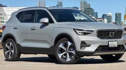 2025 Volvo XC40 B5 Core Bright Theme