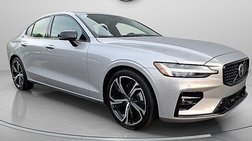 2024 Volvo S60 B5 Core Dark Theme